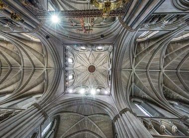 Gothic rib vaulting in the Crossing