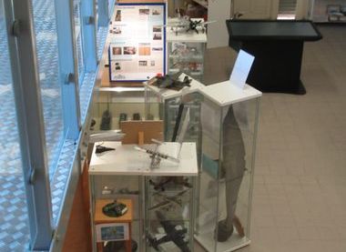 CENTRE CABINET DISPLAY